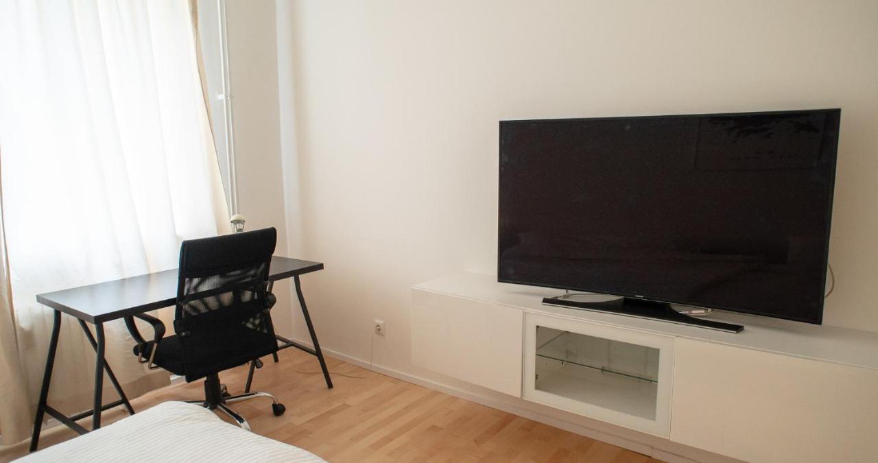 Cozy And Fully Equiped Suite Apartment At Ku'Damm Берлин Екстериор снимка
